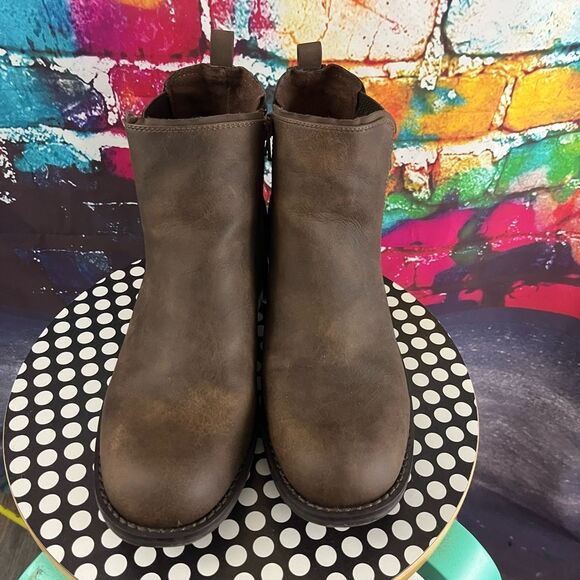 B-52 by Bullboxer Lug Vegan Leather Side Zip Chunky Boot Size 10 Medium Brown N - Picture 2 of 7